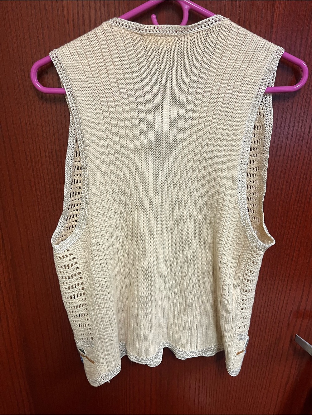 Capacity 1990s Cream Crochet Vertical Border Floral Sweater Vest - Picture 6 of 10